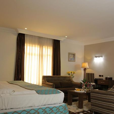Grand Pela Hotel & Suites Abuja Exterior foto