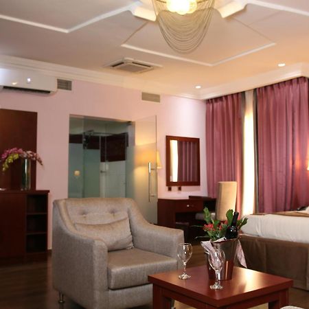 Grand Pela Hotel & Suites Abuja Zimmer foto