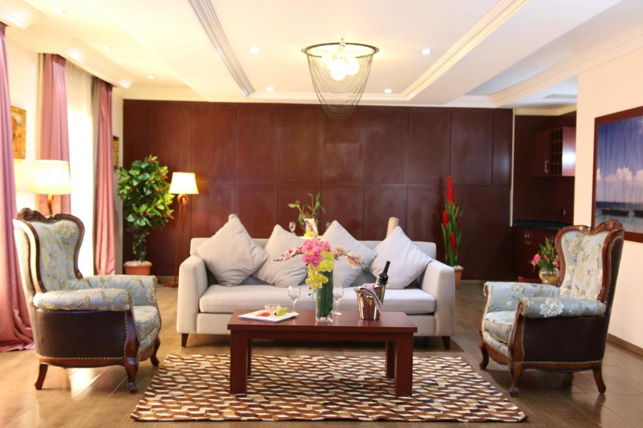 Grand Pela Hotel & Suites Abuja Exterior foto