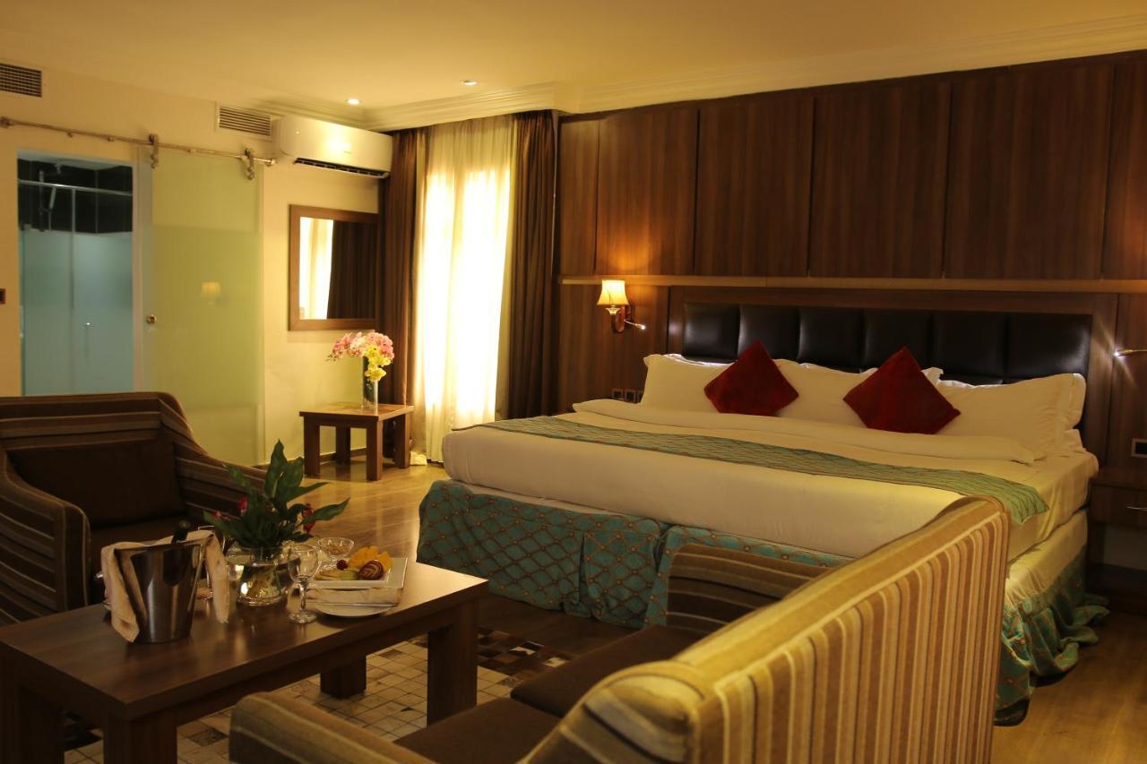 Grand Pela Hotel & Suites Abuja Exterior foto