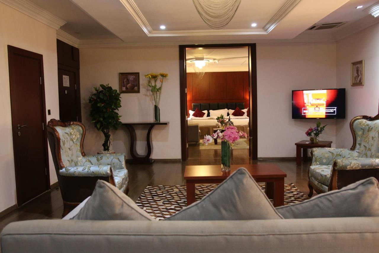 Grand Pela Hotel & Suites Abuja Exterior foto