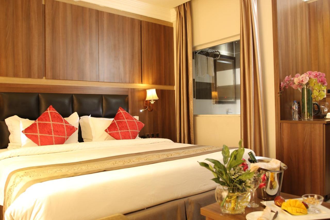Grand Pela Hotel & Suites Abuja Exterior foto