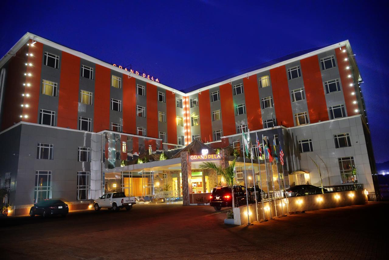 Grand Pela Hotel & Suites Abuja Exterior foto